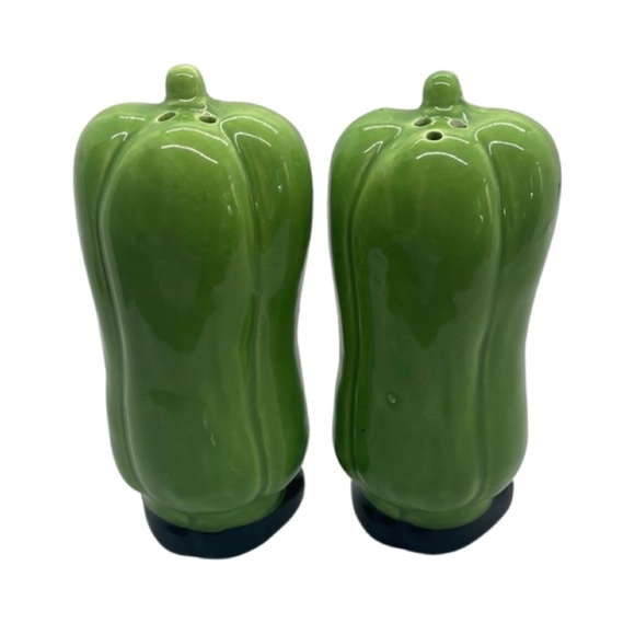 Cucumber Salt and Pepper Shakers - Picture 2 of 2